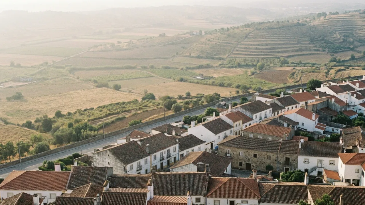 Fronteira entre malha urbana e campos agrícolas numa vila portuguesa — a Lei dos Solos